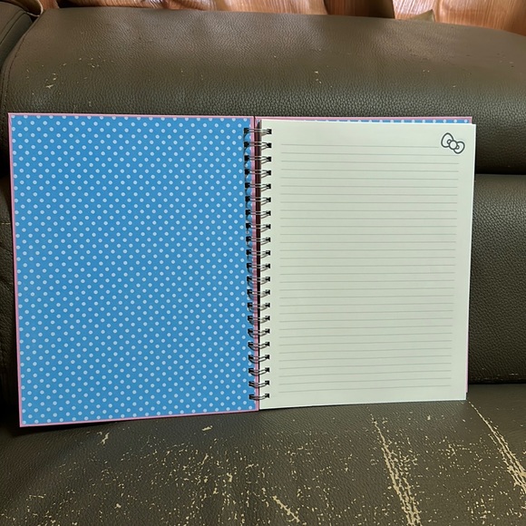 Hello Kitty Spiral notebook - Picture 2 of 4